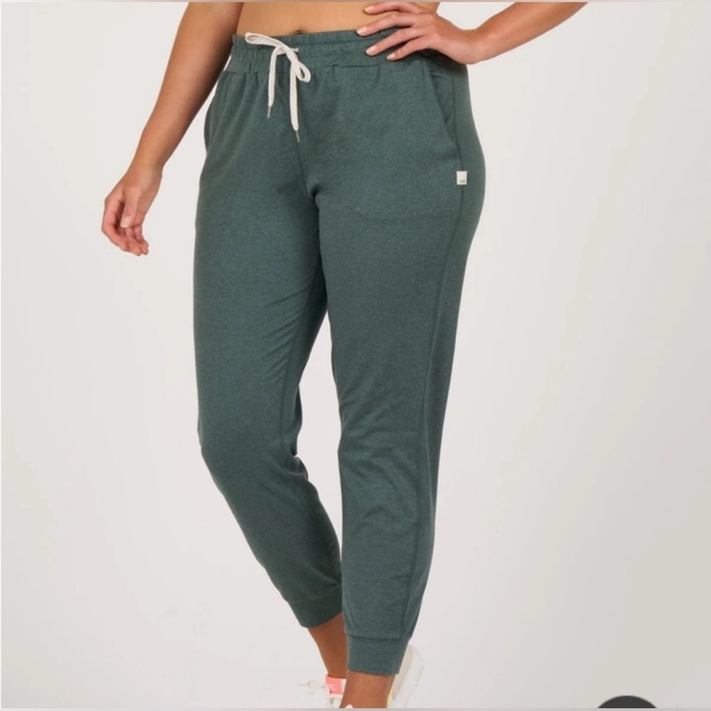 Vuori Teal Green Performance Joggers - L